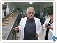 Karel kouká na housky